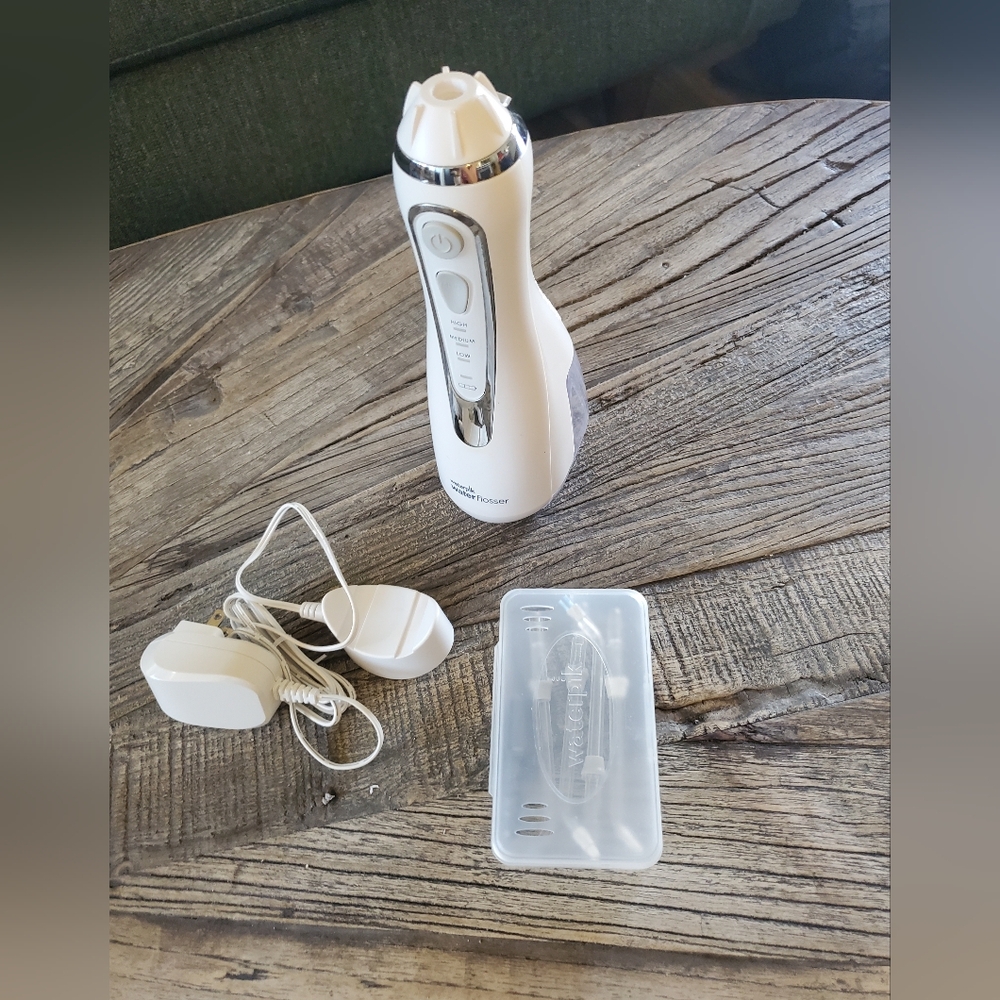 Panasonic White Cordless Water Flosser